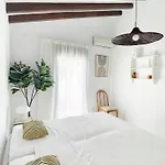 Renovated With Jacuzzi Near בית נופש Cómpeta