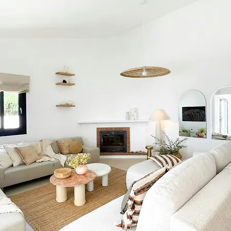 Renovated With Jacuzzi Near