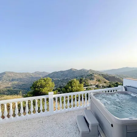 Casa vacanze Renovated With Jacuzzi Near Cómpeta