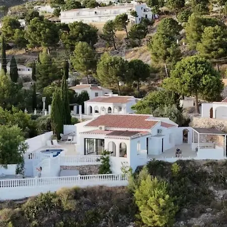 Renovated With Jacuzzi Near Casa vacanze Cómpeta